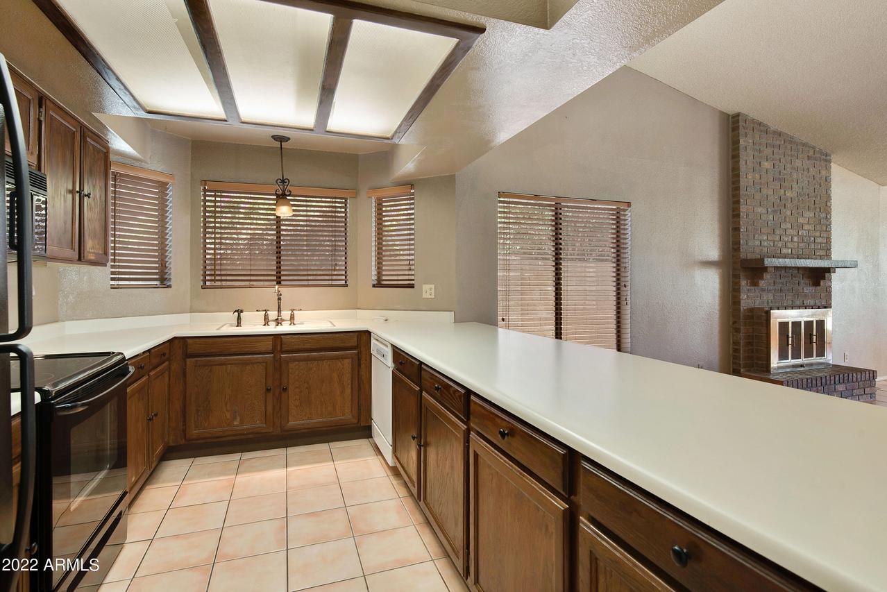 19001 N 69th Ave., Glendale, AZ 85308