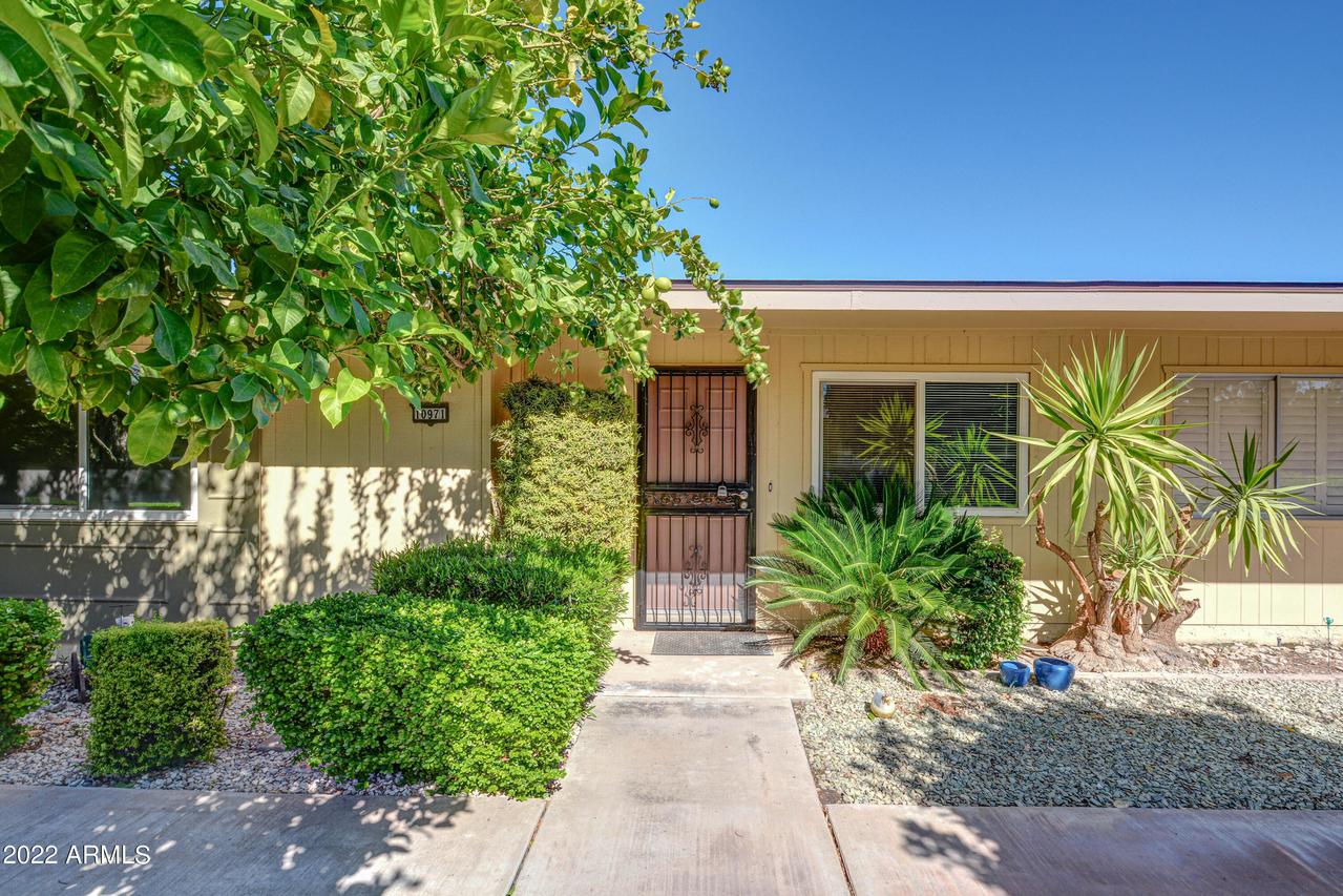 10971 W Santa Fe Dr., Sun City, AZ 85351