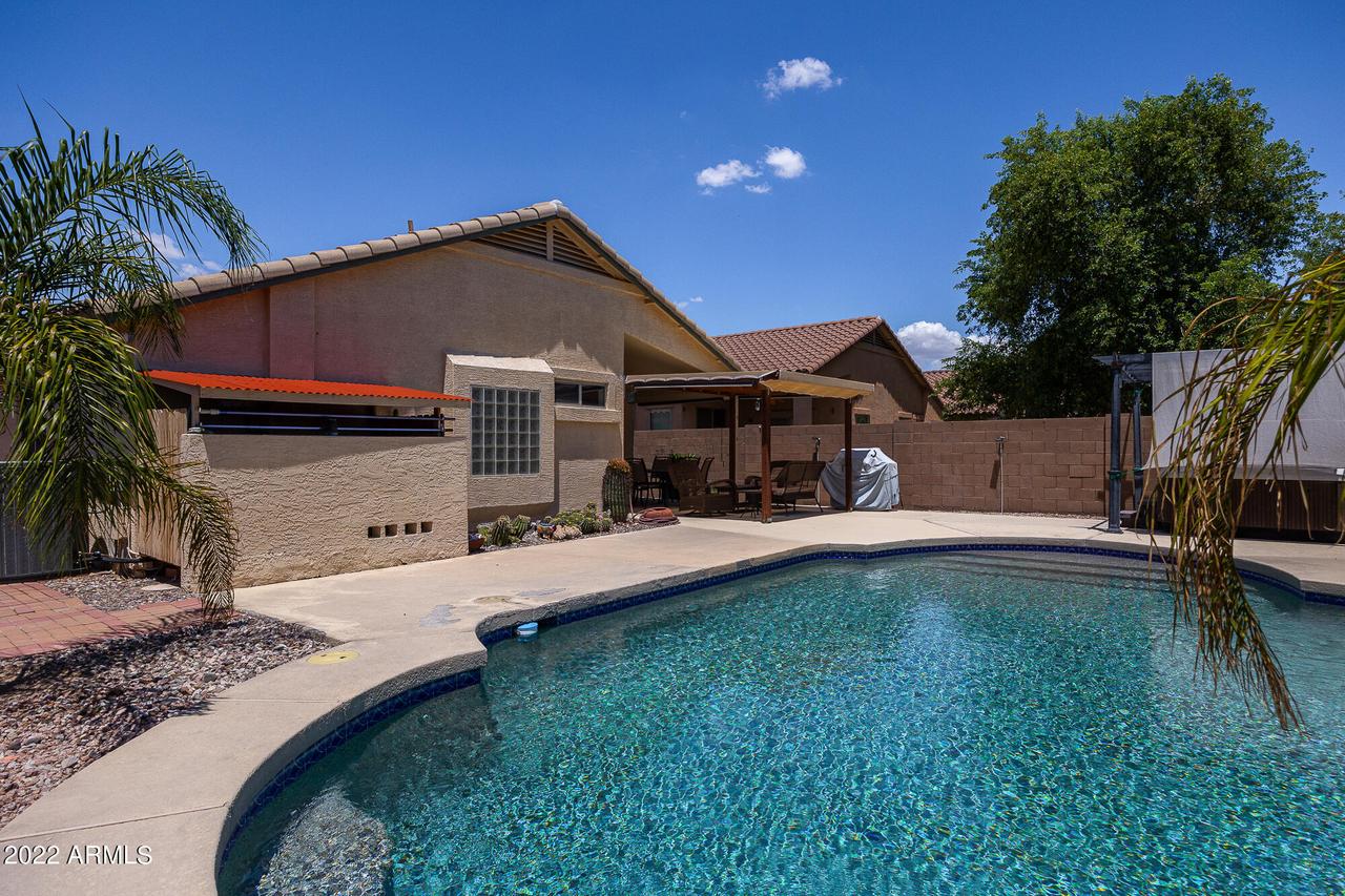 75 W Holstein Tr., San Tan Valley, AZ 85143