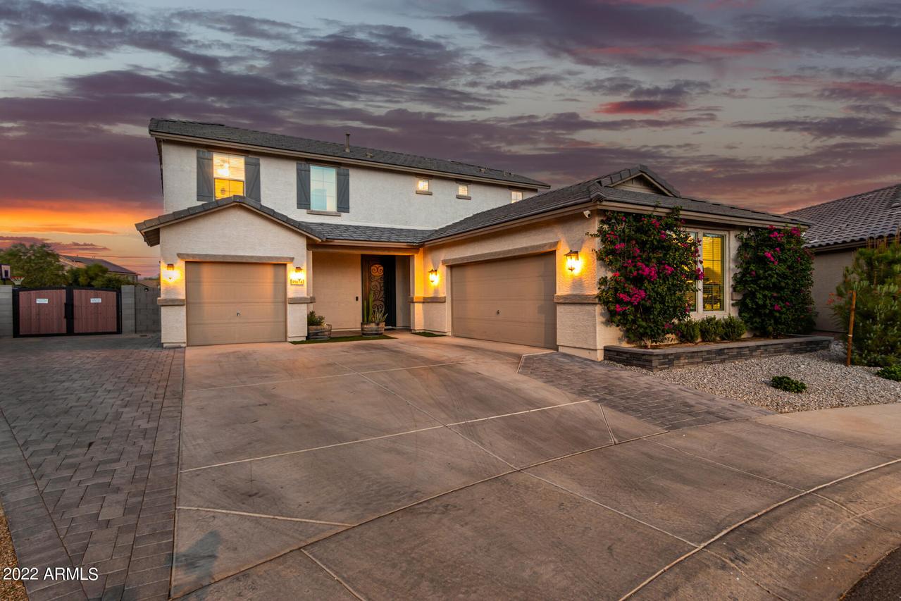 15894 W Port Royale Ln., Surprise, AZ 85379
