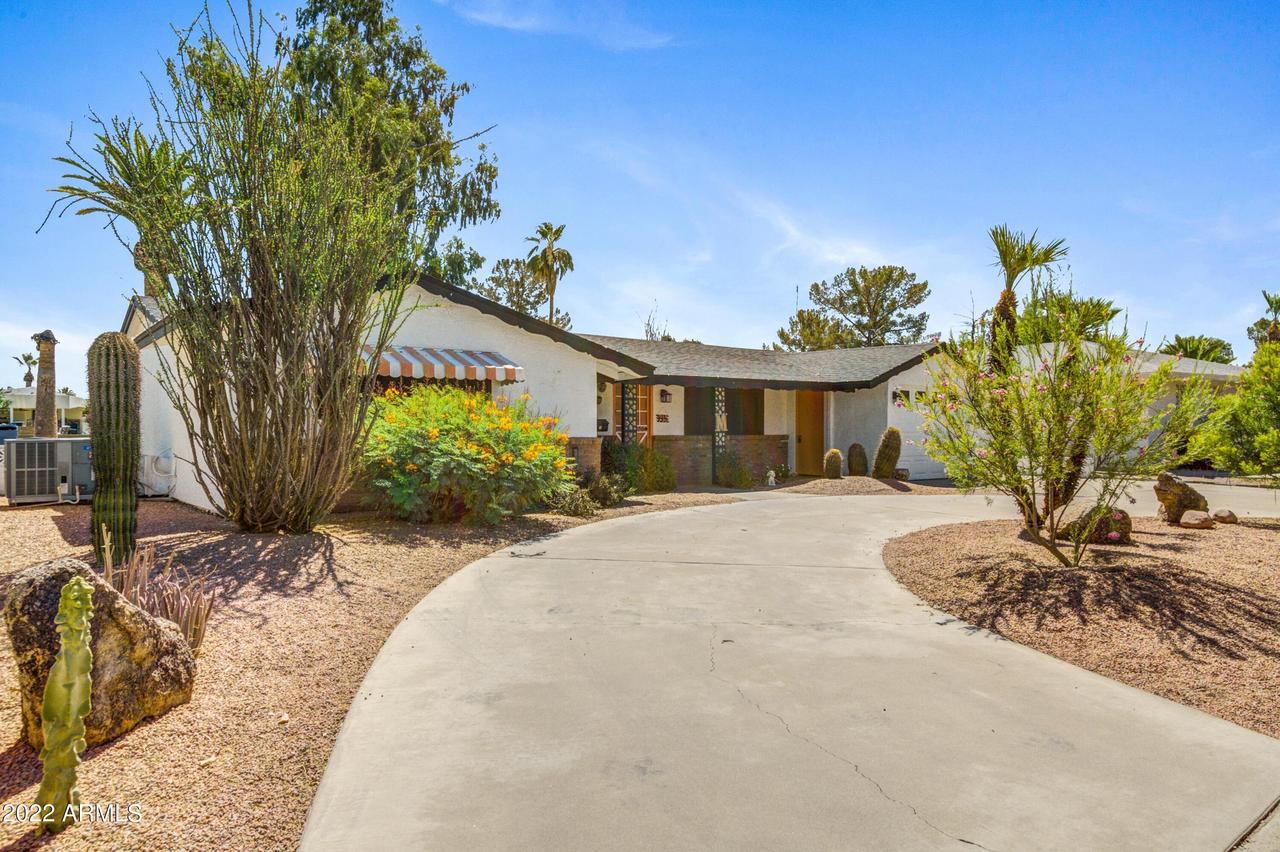 715 S Edgewater Dr., Mesa, AZ 85208