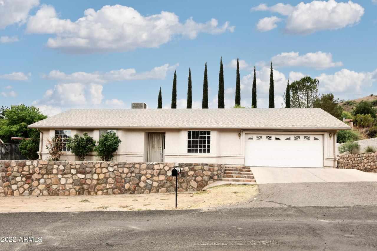 736 W Kofa Pass, Miami, AZ 85539