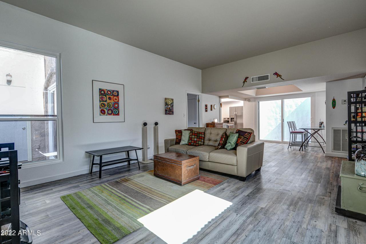 1052 E Pueblo Rd., Phoenix, AZ 85020