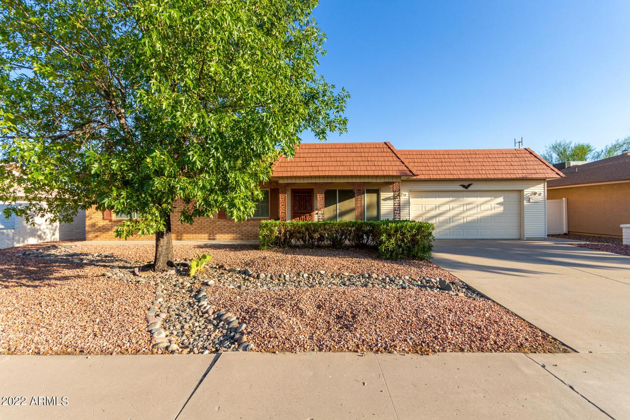 9827 W Wrangler Dr., Sun City, AZ 85373