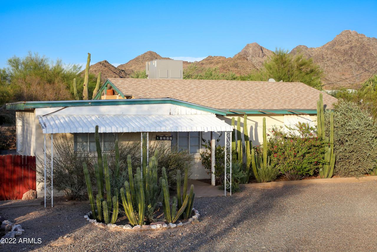 1541 E Loma Ln., Phoenix, AZ 85020