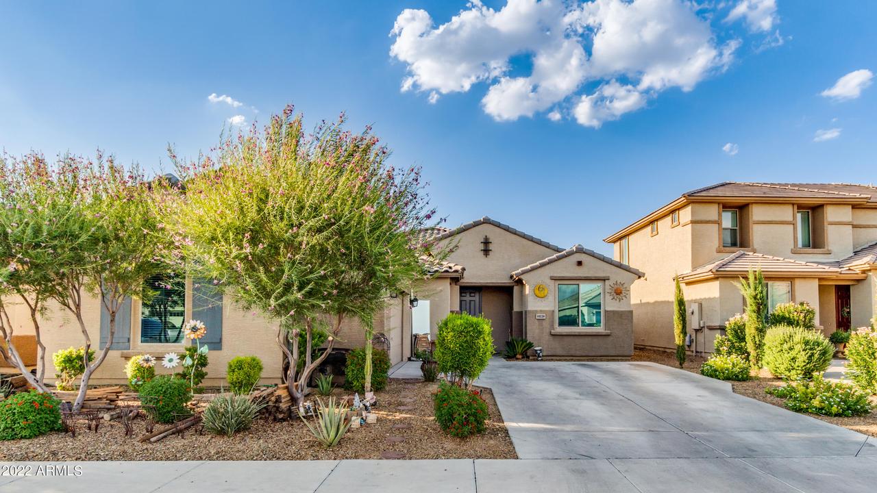 10220 W Lawrence Ln., Peoria, AZ 85345