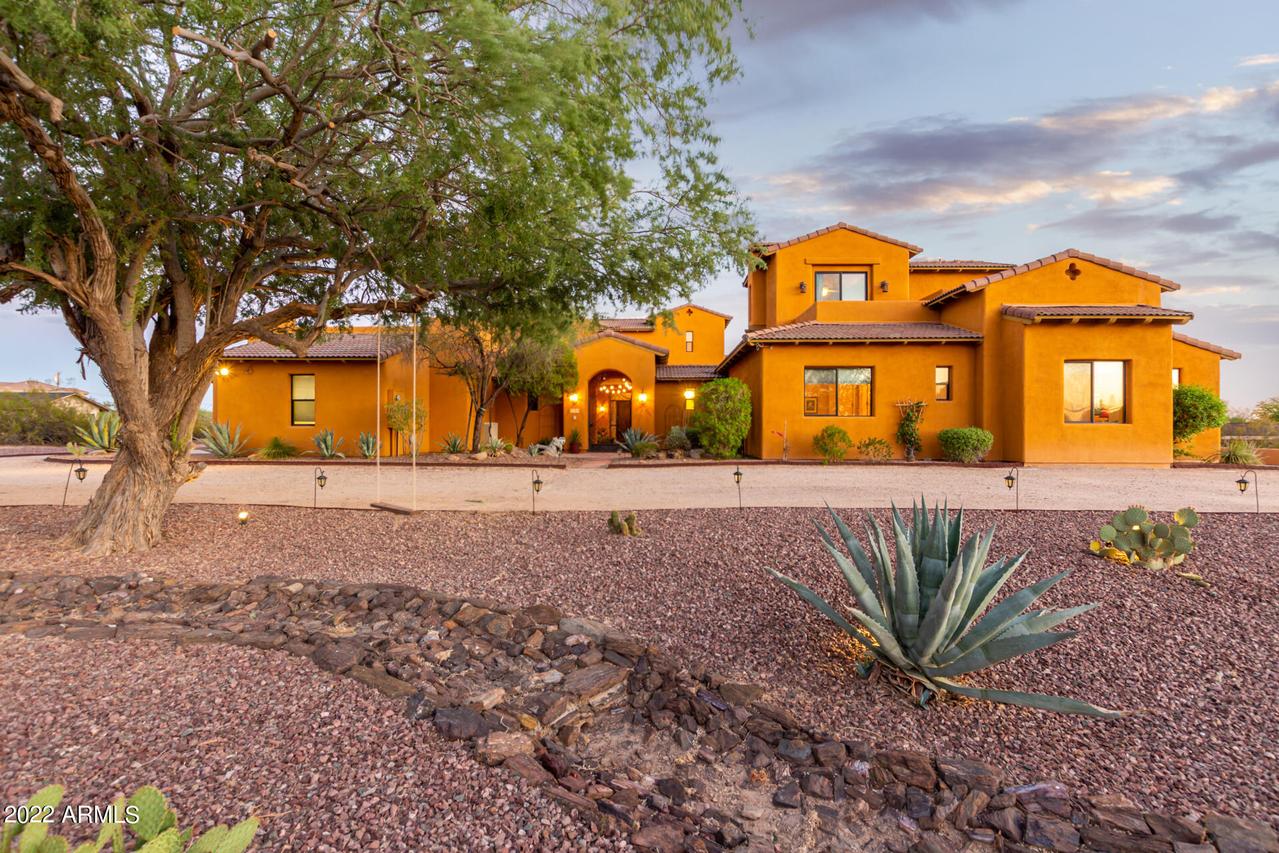 8109 E Presidio St., Mesa, AZ 85207