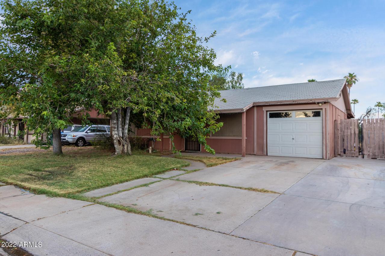 1811 N 67th Dr., Phoenix, AZ 85035