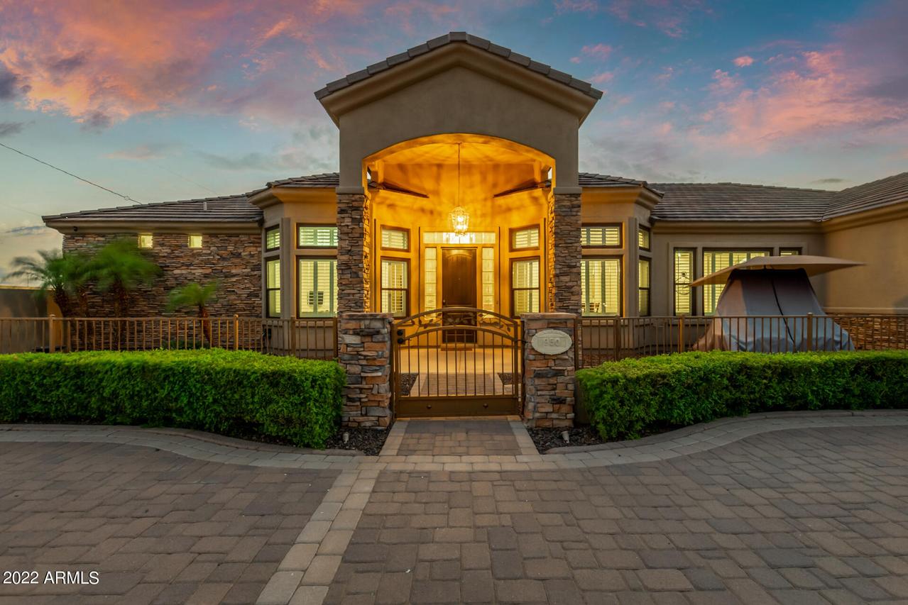 950 N Crismon Rd., Mesa, AZ 85207