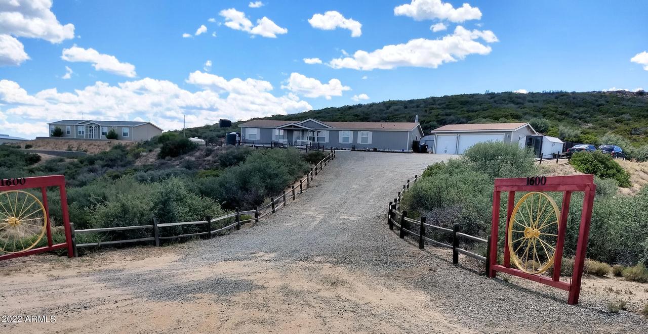 1600 N Hidden Valley Way, Dewey, AZ 86327