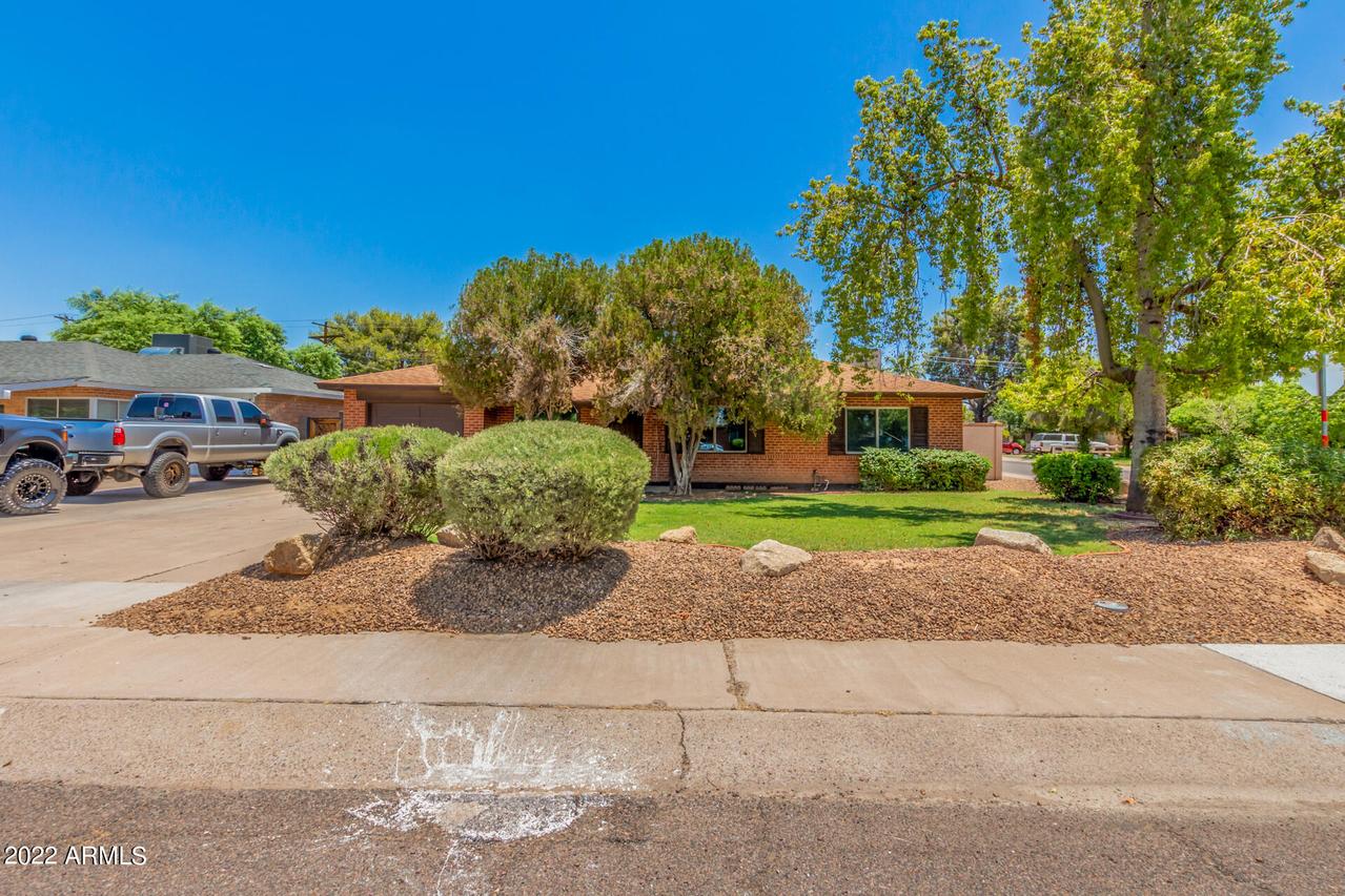 5527 N 11th Ave., Phoenix, AZ 85013