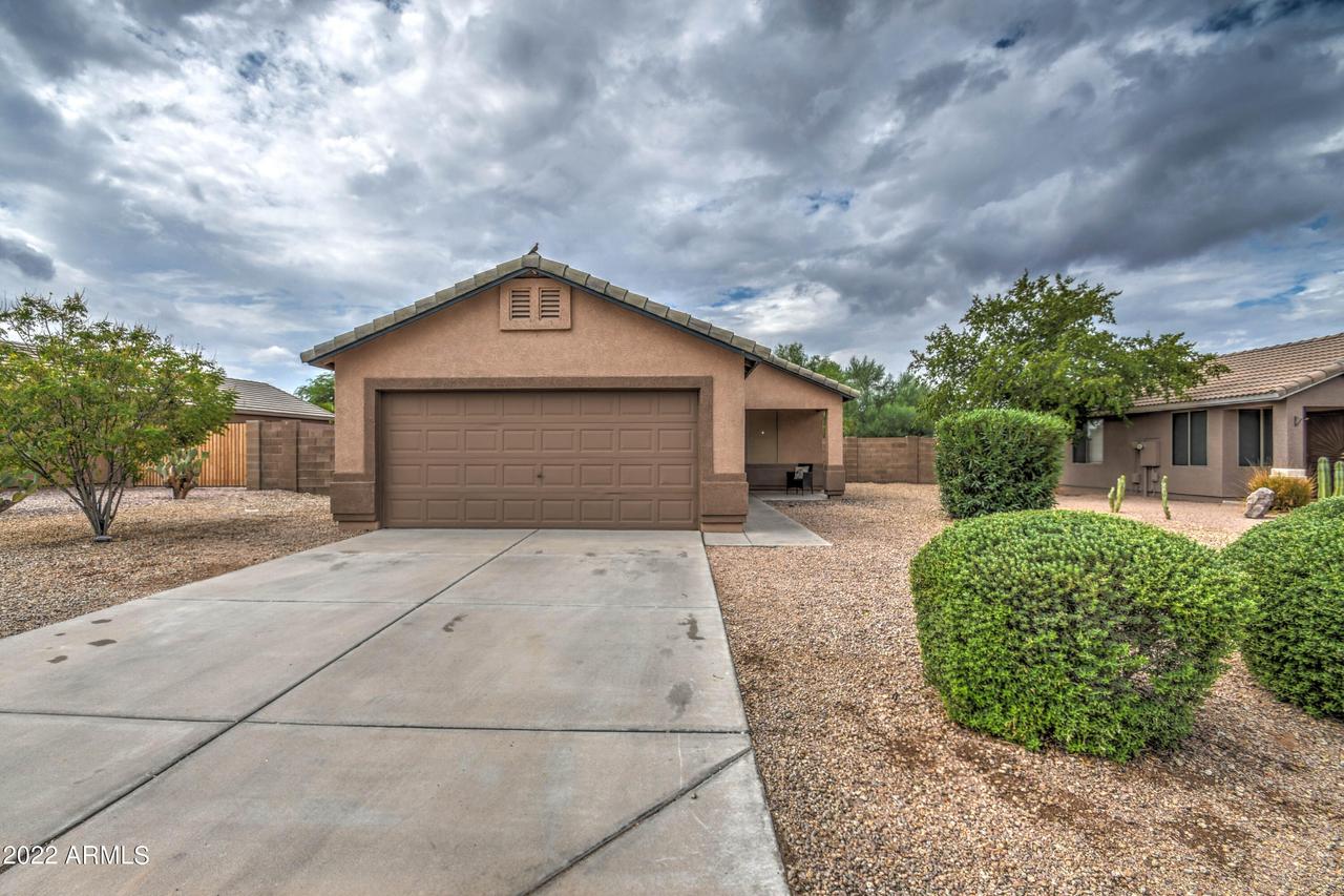 1177 W 3rd Ave., Apache Junction, AZ 85120