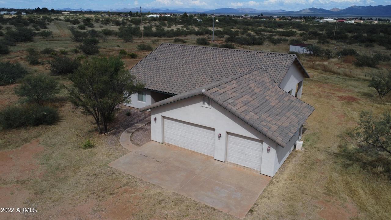 10077 E Swallowtail Ln., Hereford, AZ 85615