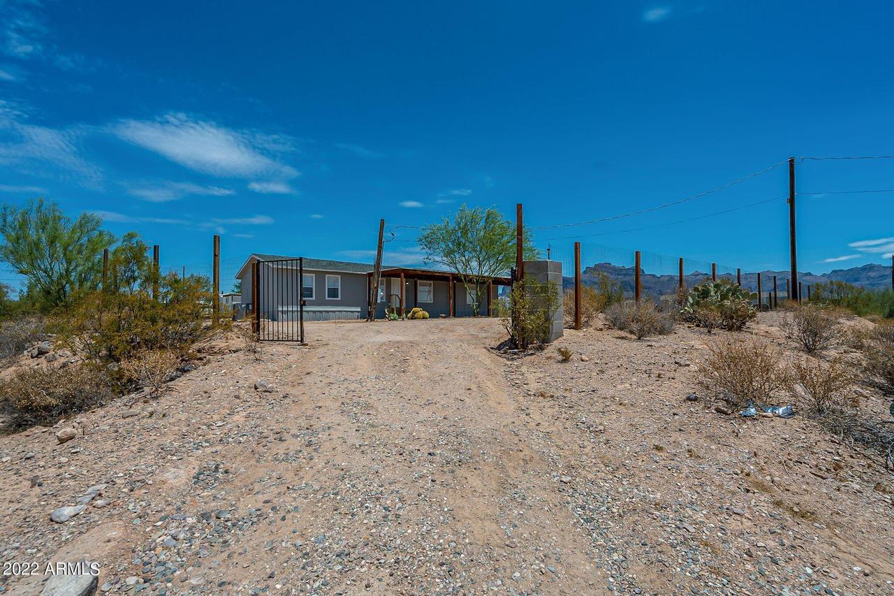 2166 E 12th Ave., Apache Junction, AZ 85219