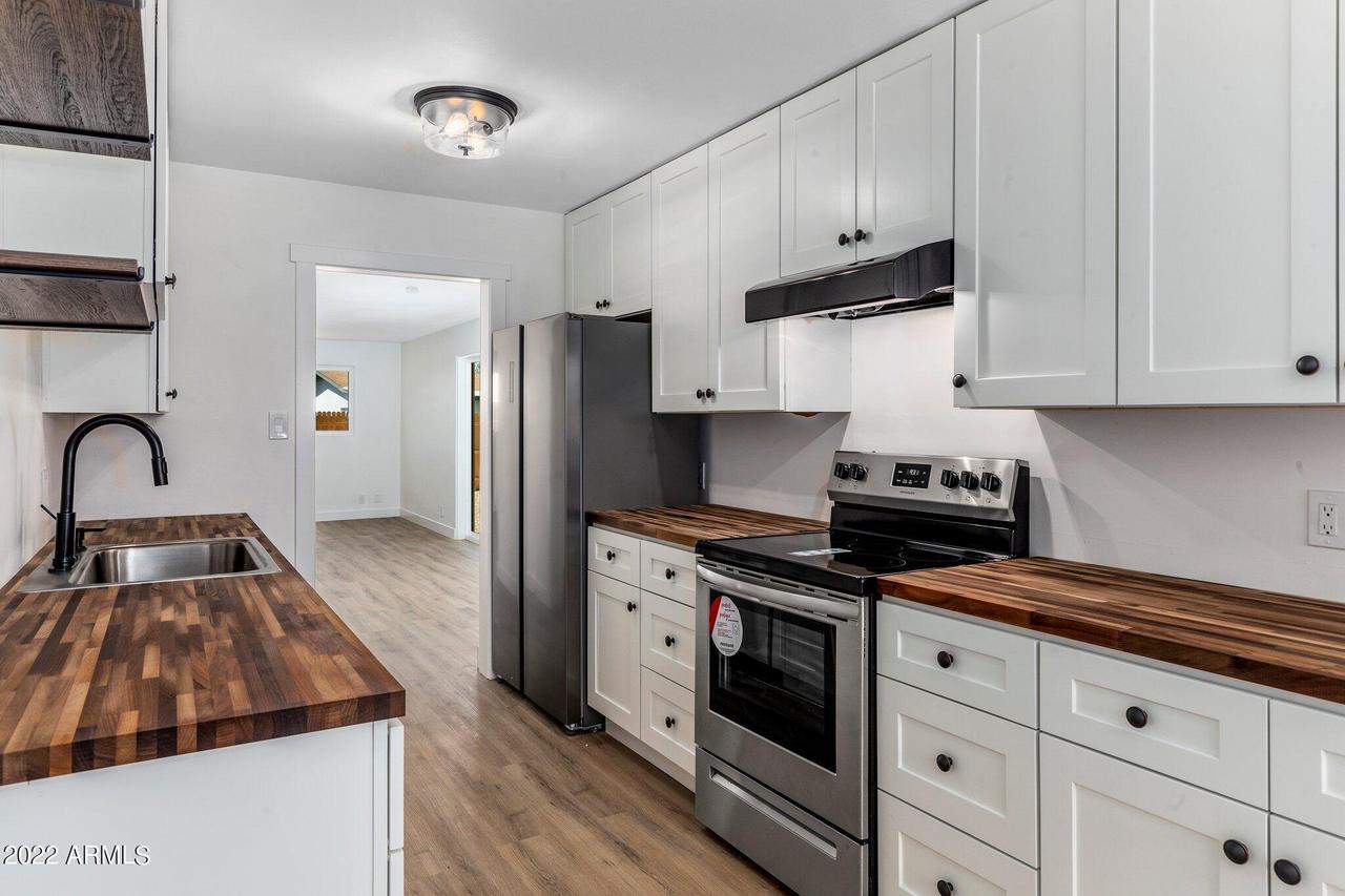 1021 W 5th St., Mesa, AZ 85201