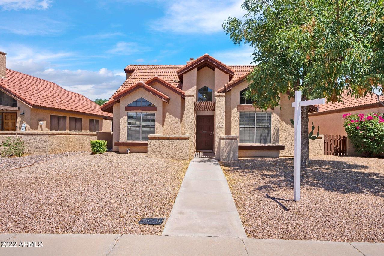 1828 E Secretariat Dr., Tempe, AZ 85284