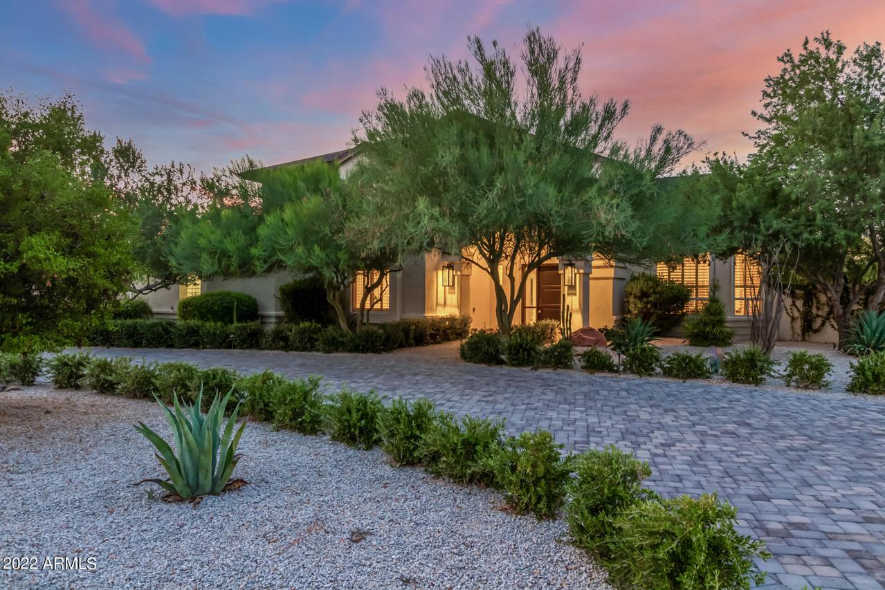 10290 E Shangri La Rd., Scottsdale, AZ 85260