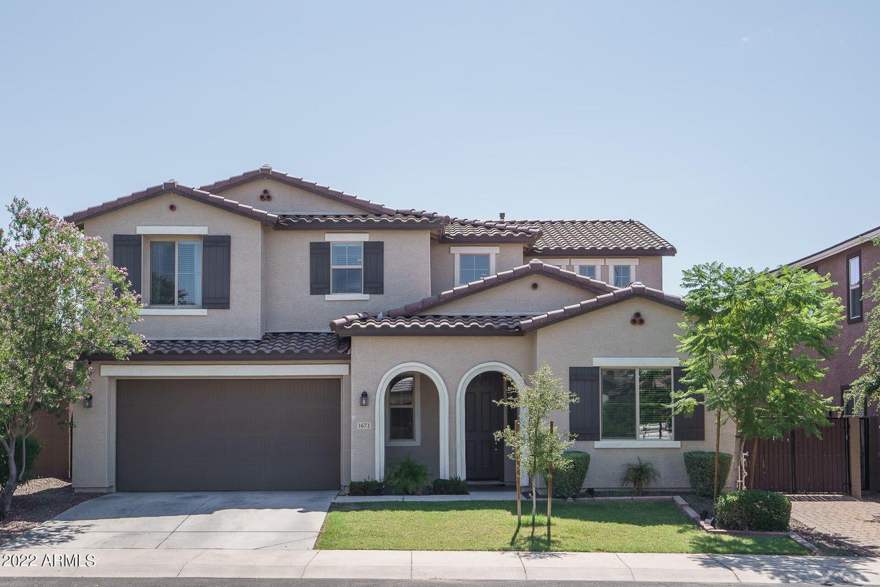 1671 N 214th Ave., Buckeye, AZ 85396