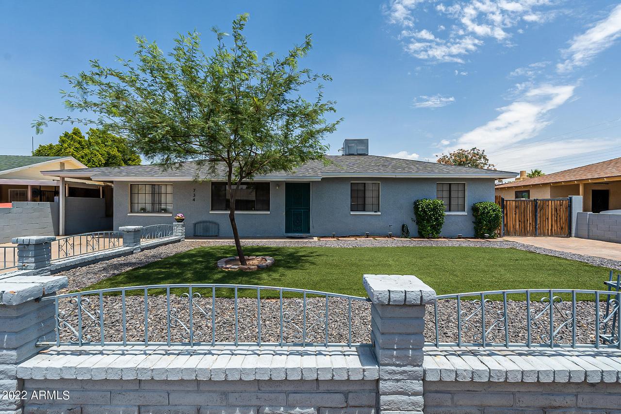 734 E Carter Rd., Phoenix, AZ 85042