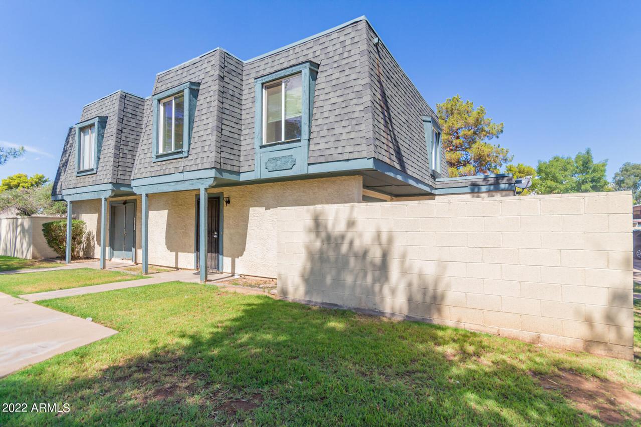 8050 N 32nd Ln., Phoenix, AZ 85051