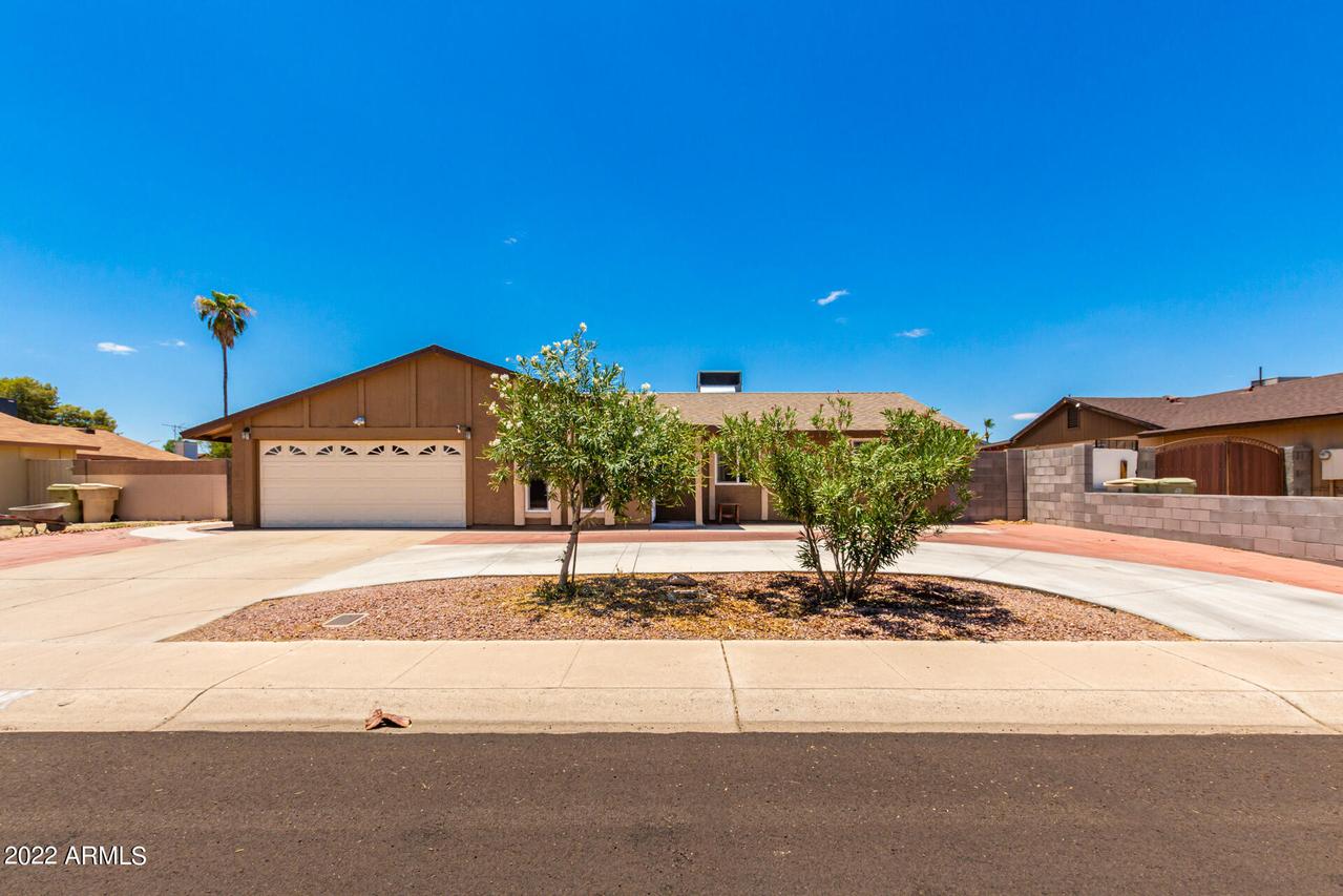 15432 N 61st Dr., Glendale, AZ 85306