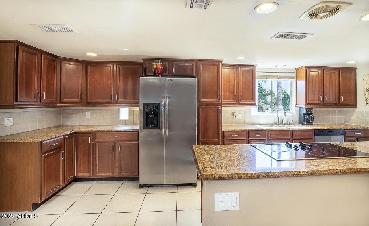 114 W Interlacken Dr., Phoenix, AZ 85023