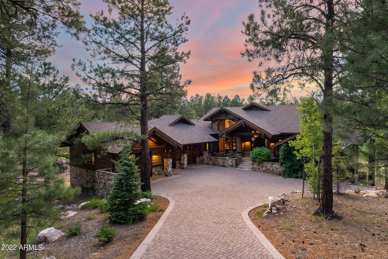 2302 E Del Rae Dr., Flagstaff, AZ 86005