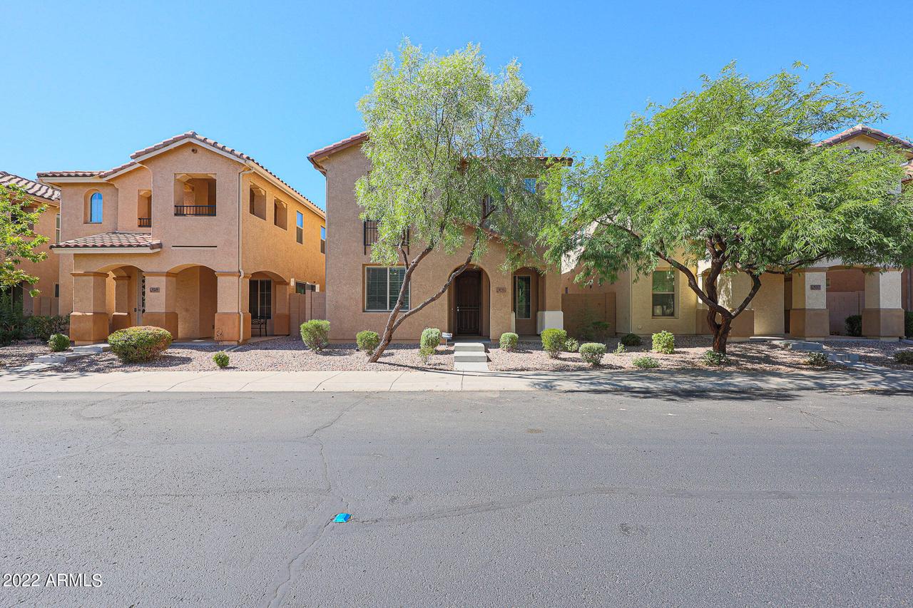 9233 W Meadow Dr., Peoria, AZ 85382