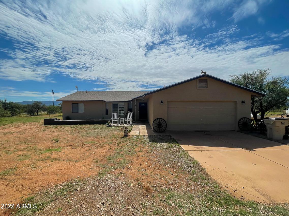 8457 S Airstrip Rd., Hereford, AZ 85615