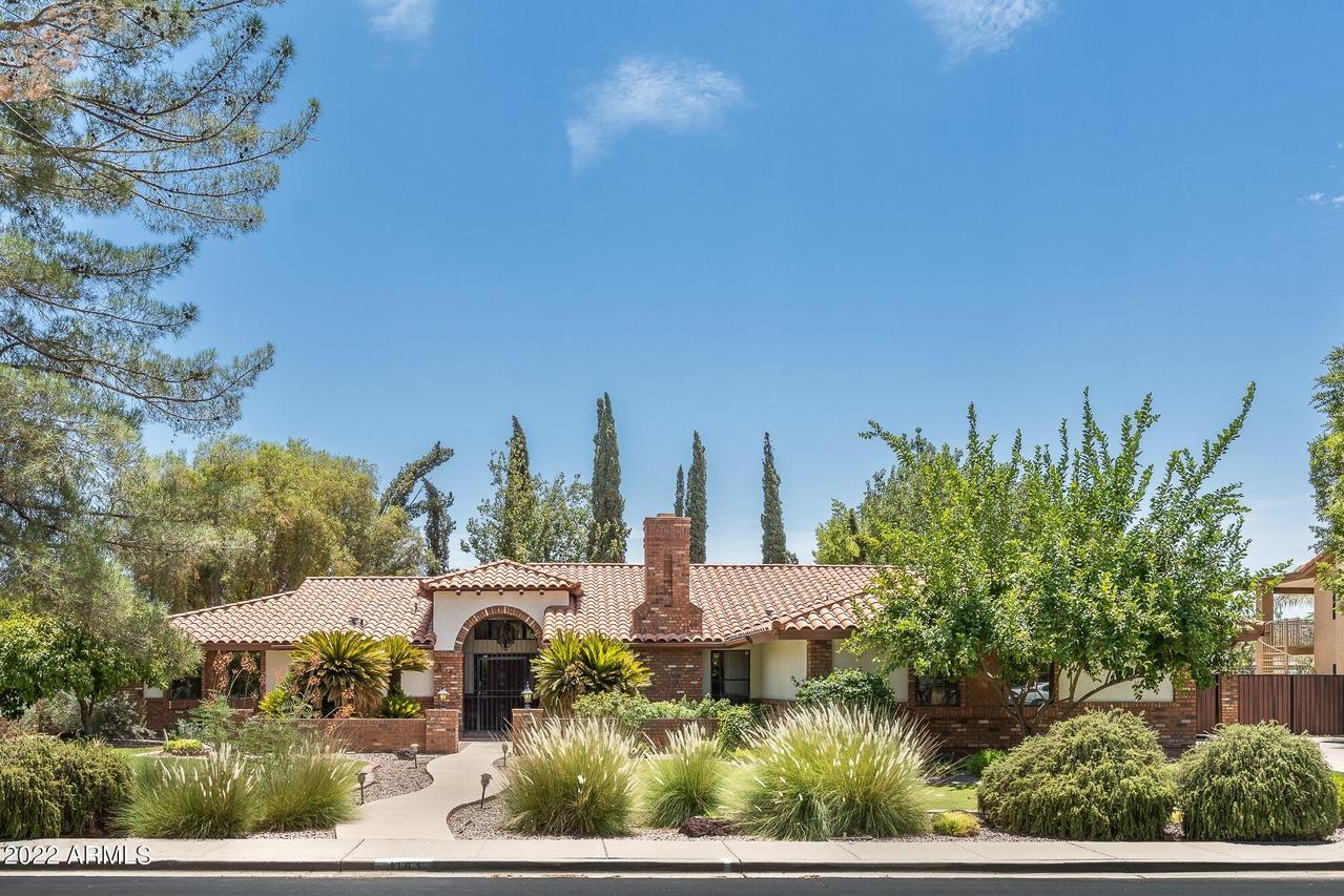 3143 E Fox St., Mesa, AZ 85213