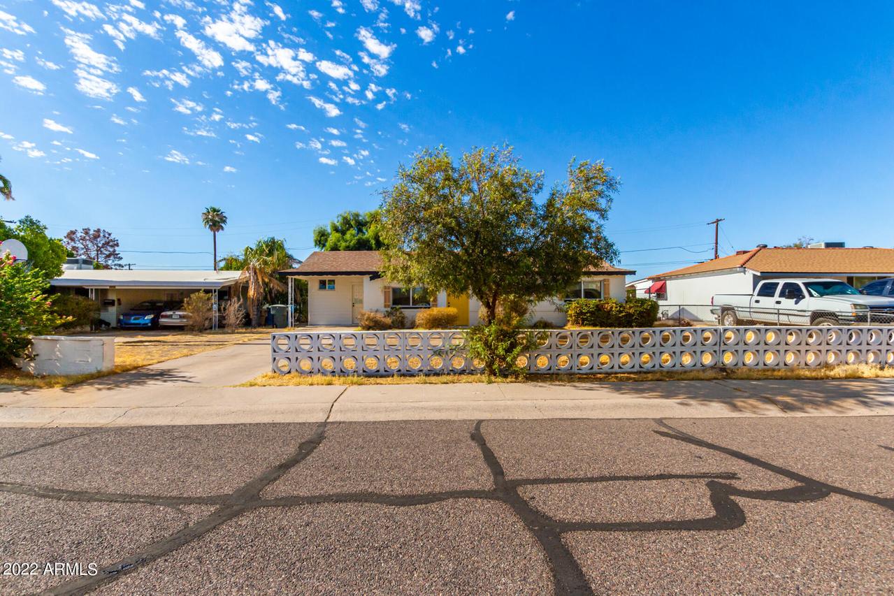 2914 W Charter Oak Rd., Phoenix, AZ 85029