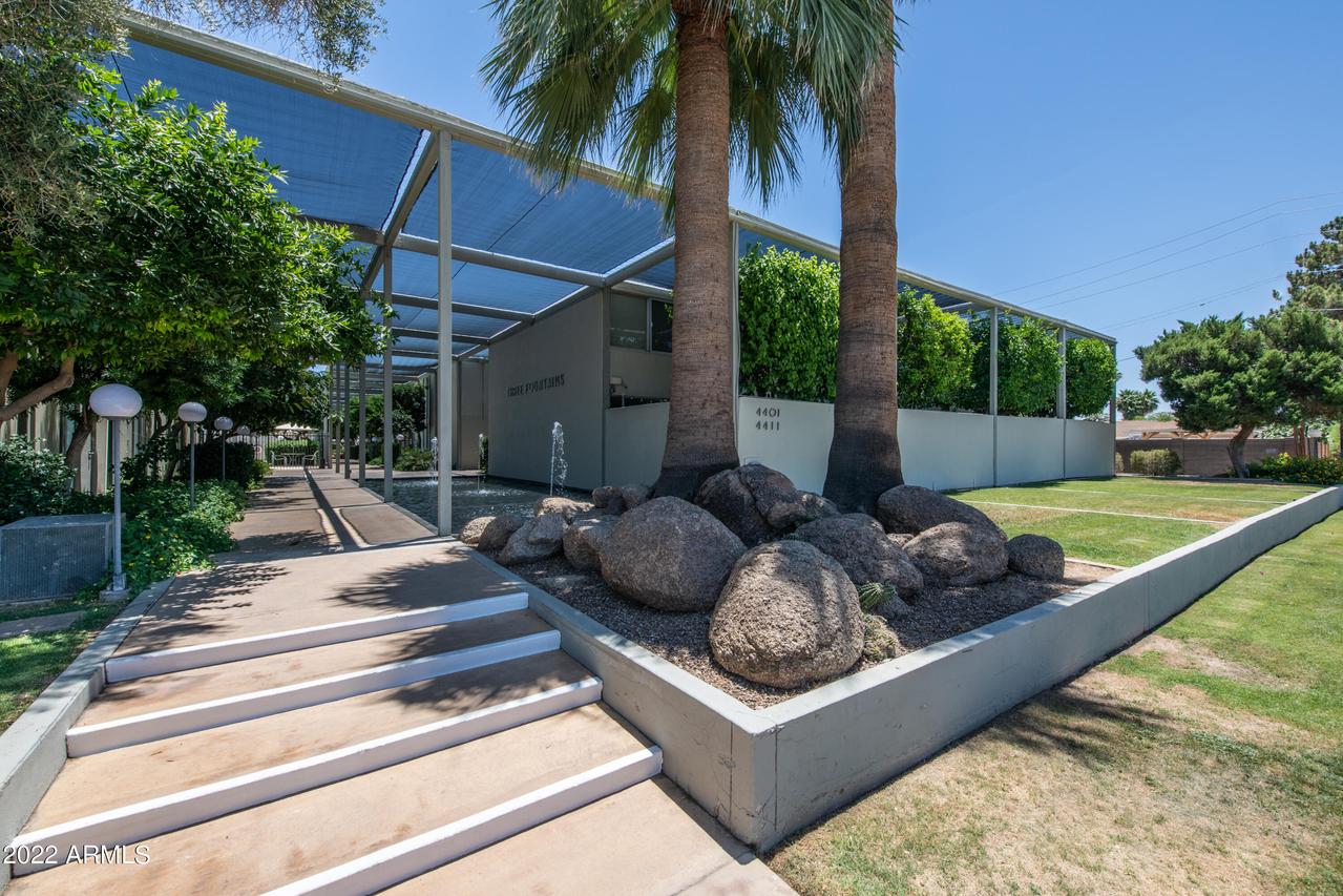 4401 N 40th St. #17, Phoenix, AZ 85018