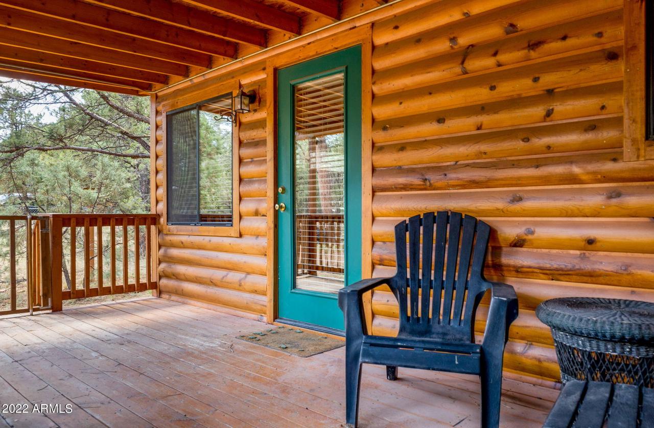 2953 Hunters Rd., Overgaard, AZ 85933