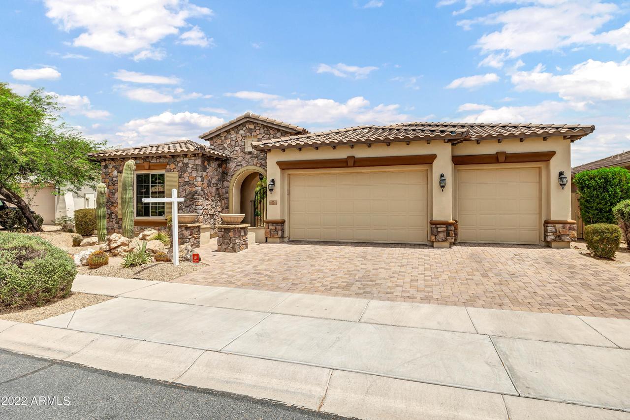 31811 N 16th Ave., Phoenix, AZ 85085