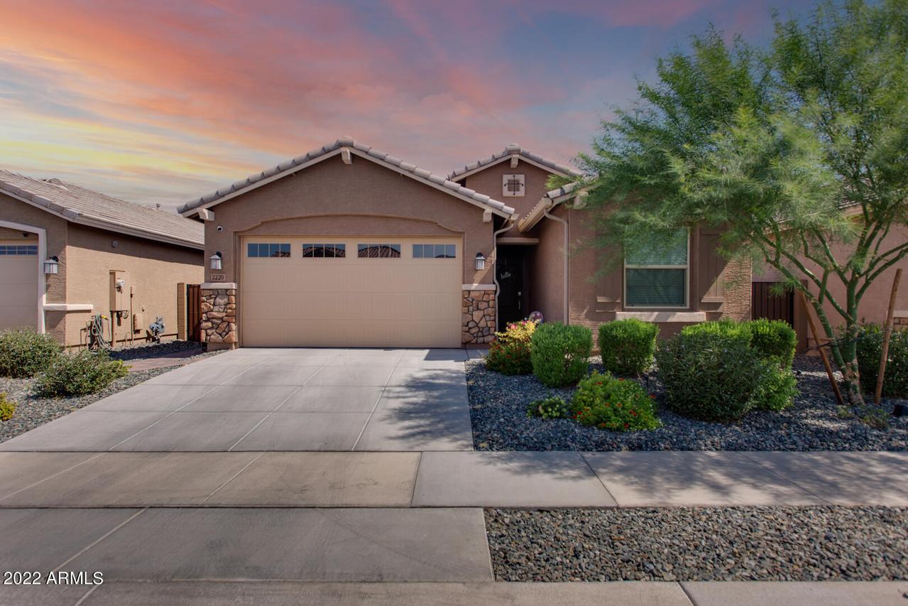 2220 W Donner Dr., Phoenix, AZ 85041