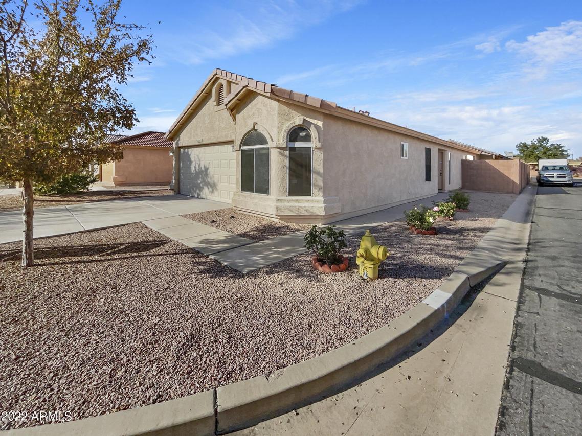 6562 E Auburn St., Mesa, AZ 85205