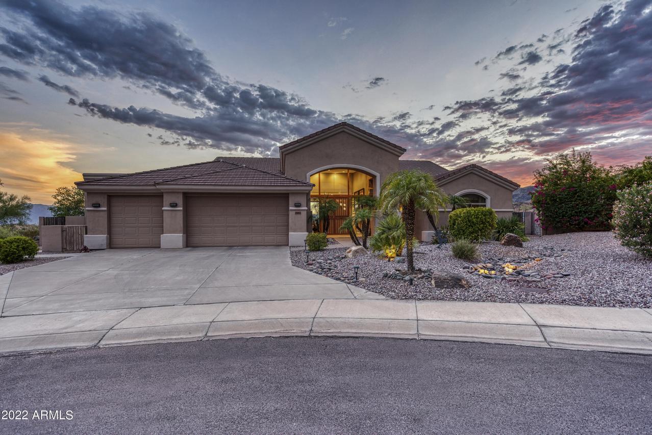 526 E Cathedral Rock Dr., Phoenix, AZ 85048