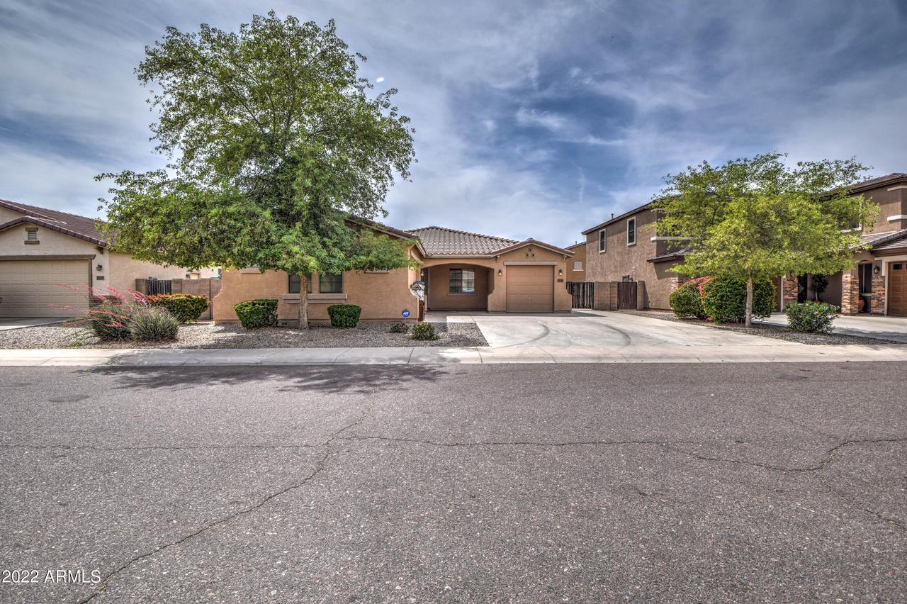 7116 S 68th Ave., Laveen, AZ 85339