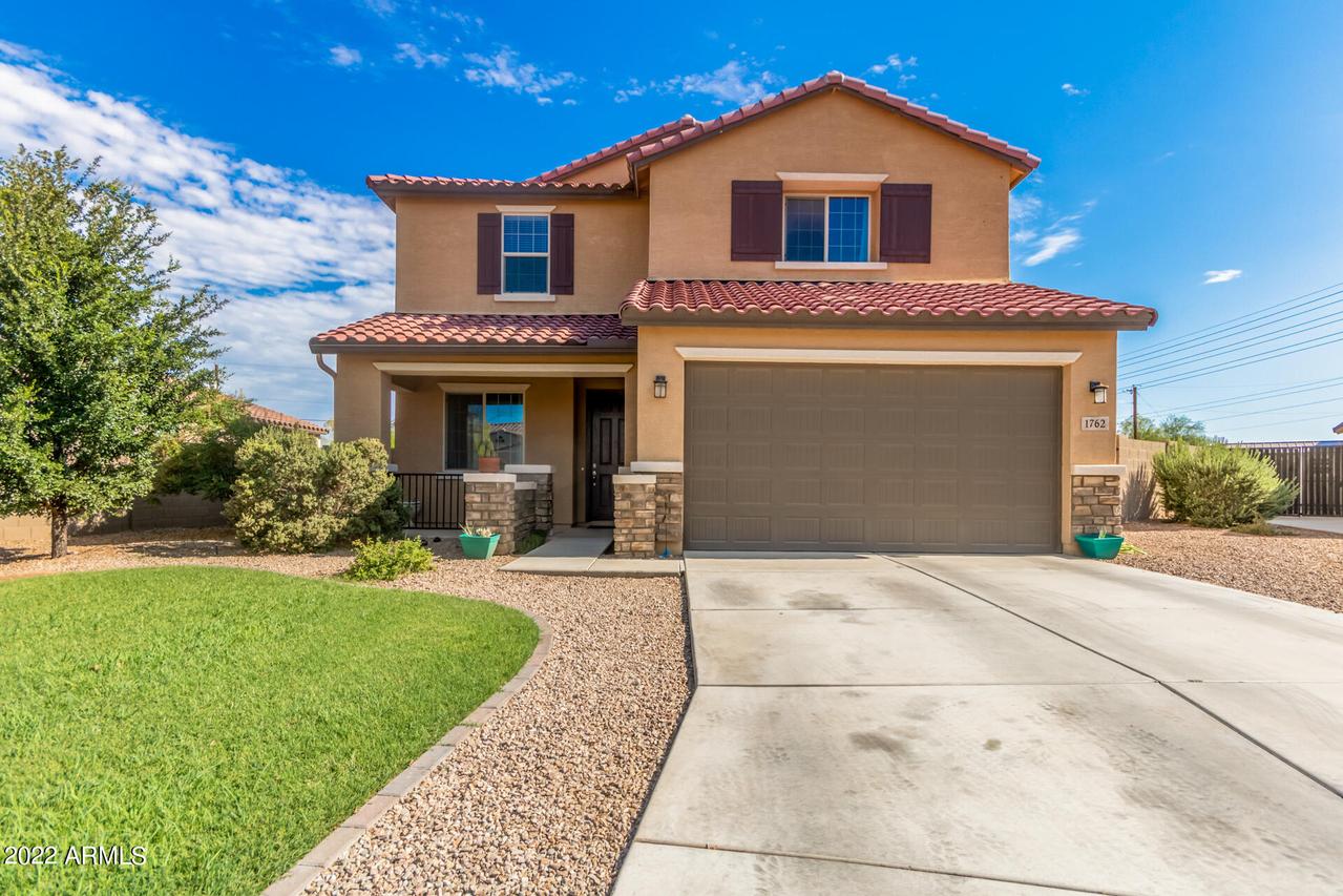 1762 E Cielo Azul Way, San Tan Valley, AZ 85140