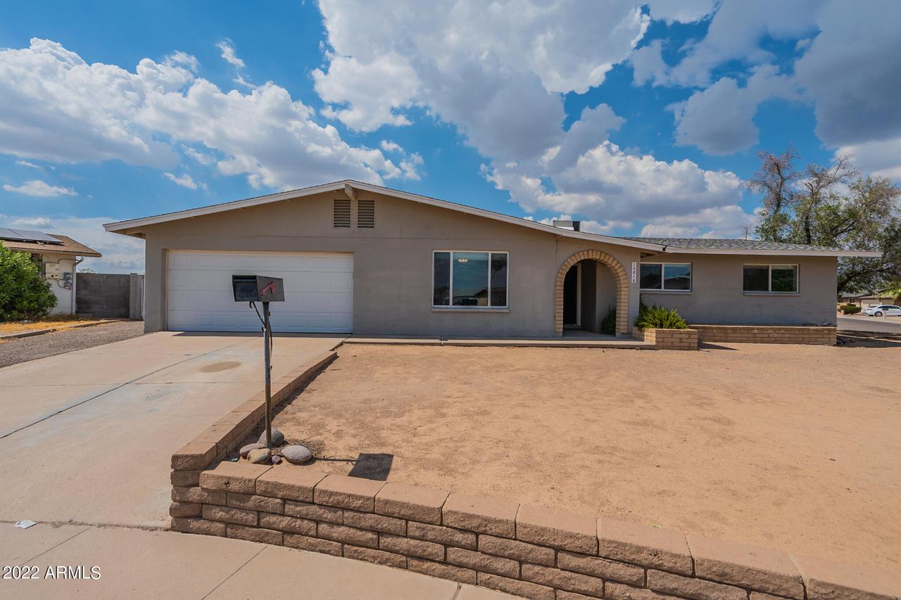12010 N 49th Dr., Glendale, AZ 85304