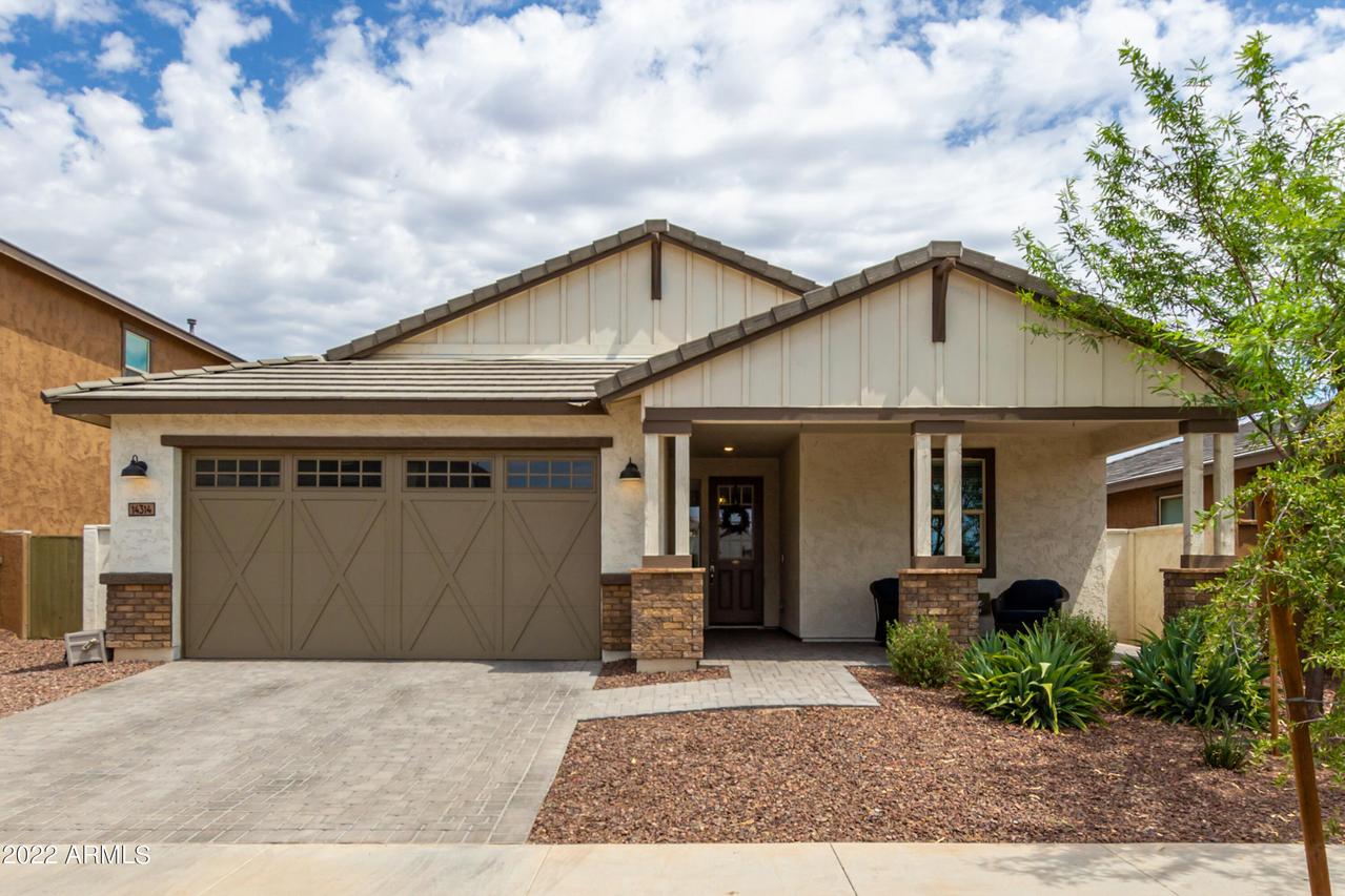 14314 W Old Oak Ln., Surprise, AZ 85379