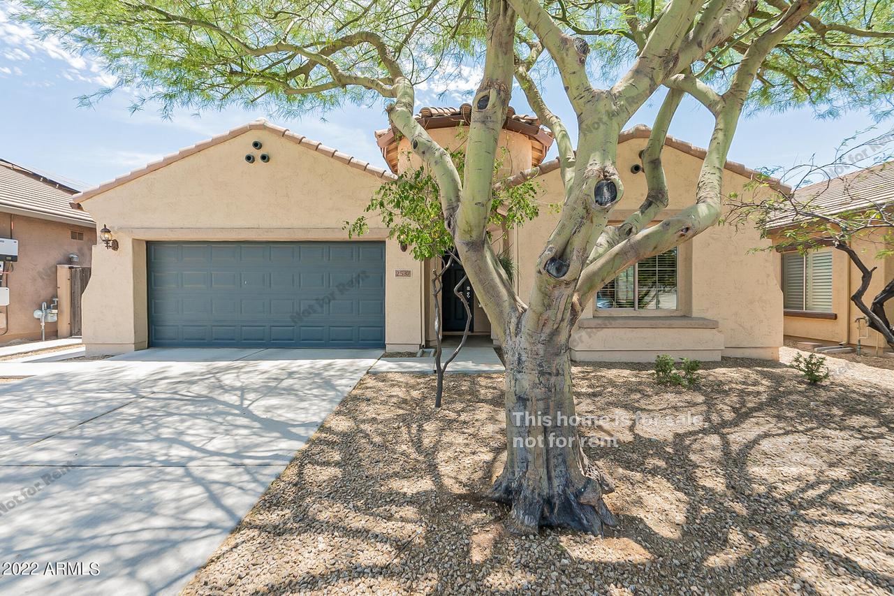 2537 W Mark Ln., Phoenix, AZ 85085