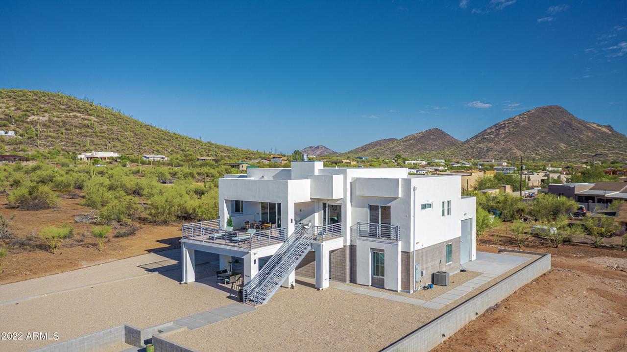 44616 N 20th St., New River, AZ 85087