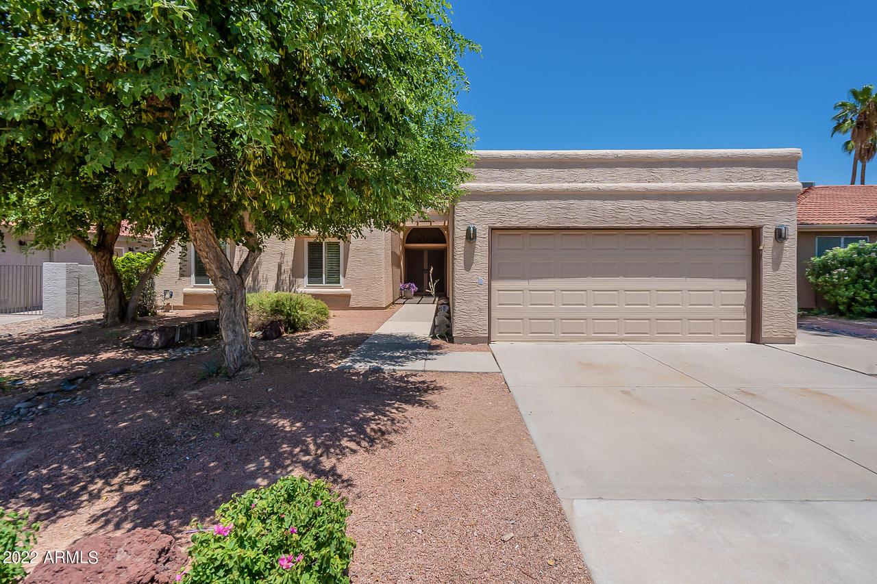 25837 S Howard Dr., Sun Lakes, AZ 85248