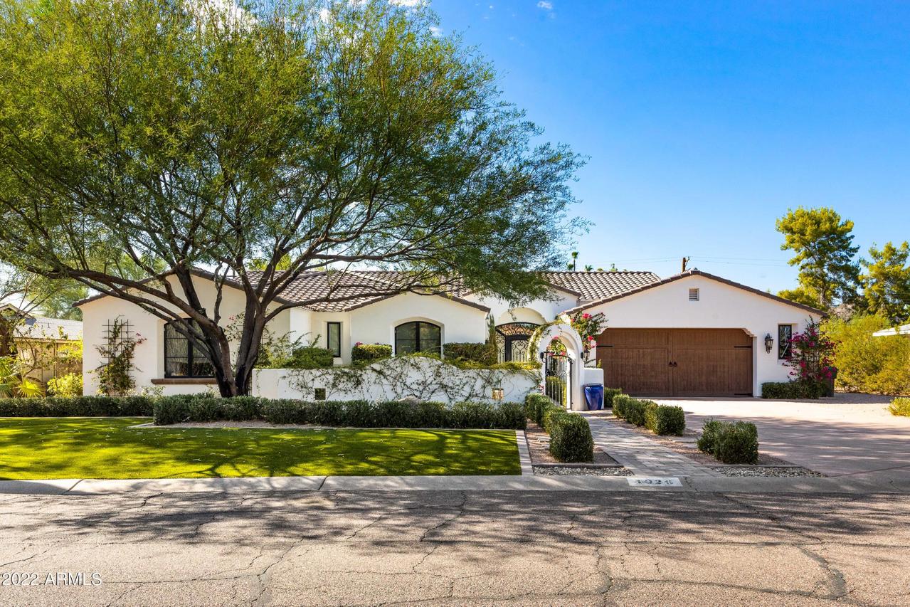 4026 E Saint Joseph Way, Phoenix, AZ 85018
