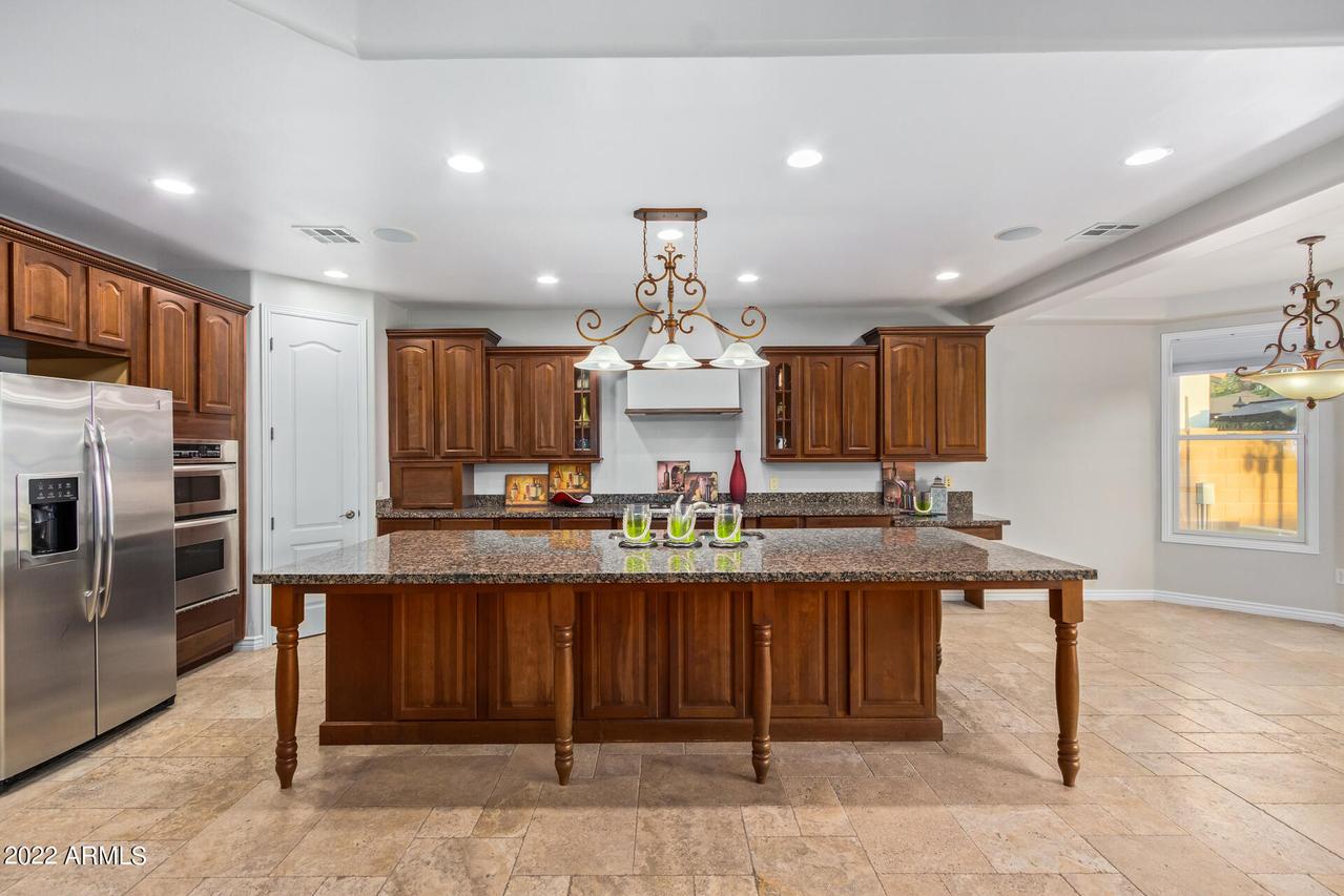 2221 E Azalea Dr., Chandler, AZ 85249