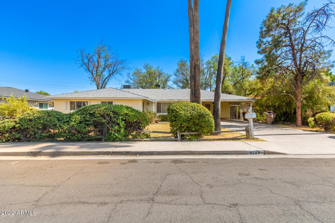 4229 E Mitchell Dr., Phoenix, AZ 85018