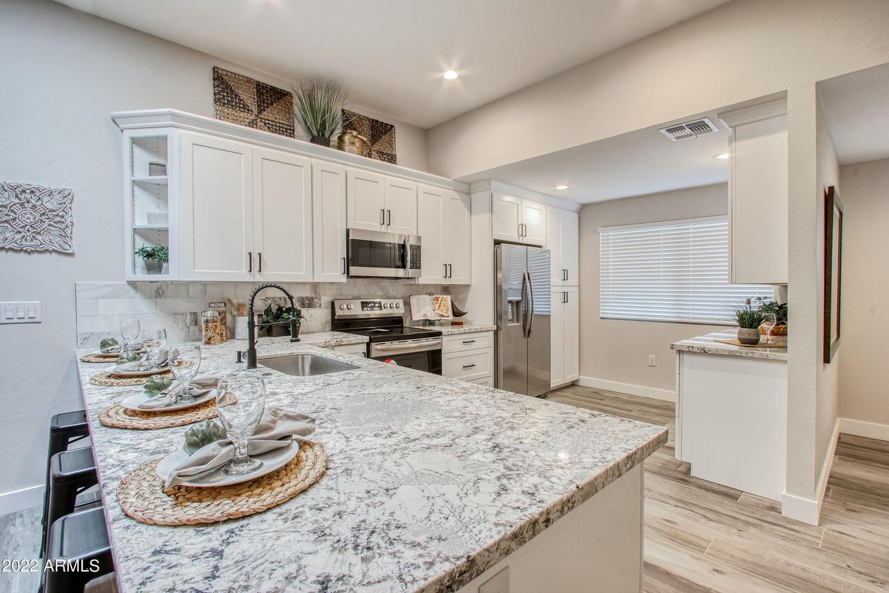 16634 N Meadow Park Dr., Sun City, AZ 85351