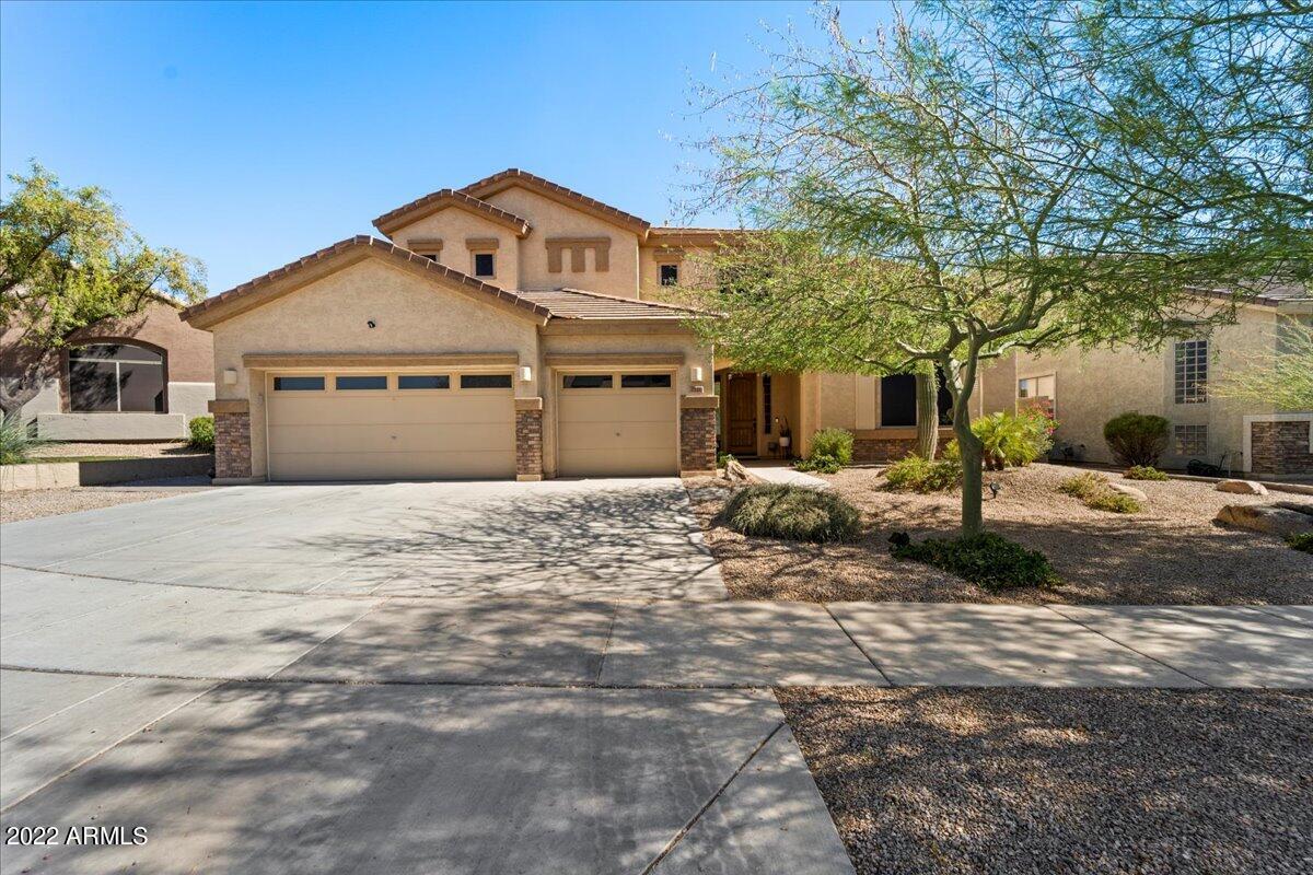 2121 W Apache Rain Rd., Phoenix, AZ 85085