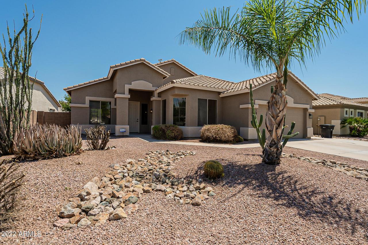 1311 S Canyon Oaks Way, Chandler, AZ 85286